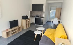 Jolie studio au calme avec jardin privatif.